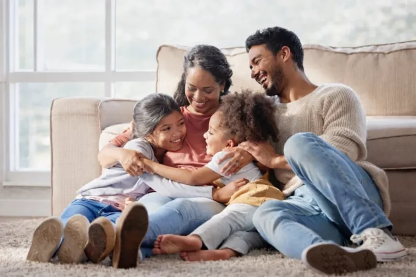 Un couple avec des enfants