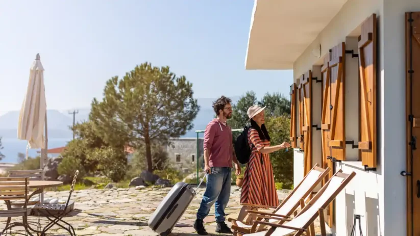 Airbnb supprime ses frais voyageurs : les conséquences pour les hôtes