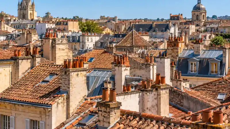 Après déduction des aides, le logement représentait en moyenne 16,8% des revenus des ménages début 2024.