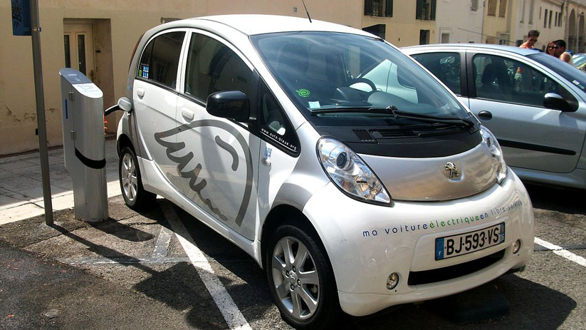 Voitures électriques : petites, elles peuvent être écolos