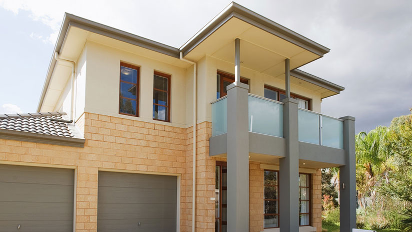 Le constructeur d'une maison neuve doit livrer les peintures et papiers peints