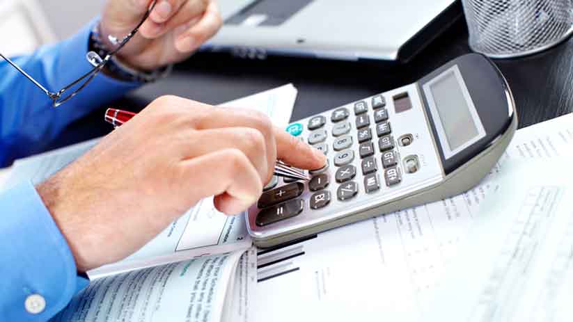 Dix ans après la fin des études, les jeunes actifs peuvent bénéficier d'un rabais de 670 ou 1.000 euros par trimestre de retraite racheté
